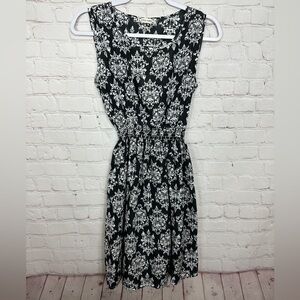 Liva Girl Black White Sleeveless Lightweight Floral Print‎ Dress, Sz M, GUC